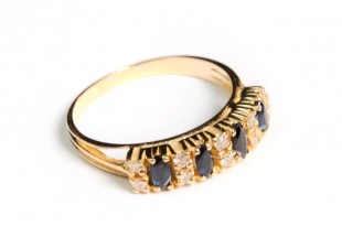Anel em Ouro, com Safiras e Diamantes