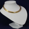 Elegante e Modernista Colar em Ouro