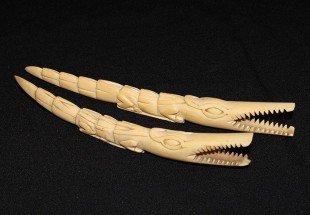 Conjunto de Esculturas Antiga em Marfim
