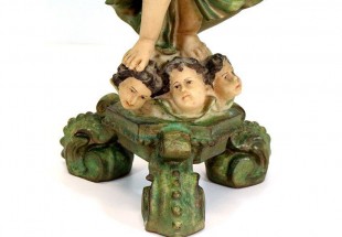 Estatueta do menino Jesus em Marfinite