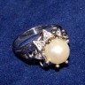 ANEL em OURO BRANCO DIAMANTES E PÉROLA VERDADEIRA