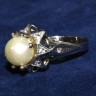 ANEL em OURO BRANCO DIAMANTES E PÉROLA VERDADEIRA