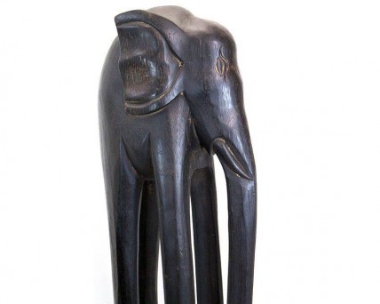 Estátua de Elefante em Pau Preto
