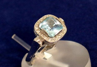Anel em Ouro Branco , Água Marinha e DIAMANTES
