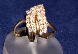 Anel Cravejado de DIAMANTES