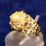 Anel em OURO DIAMANTES  RÚBI E PÉROLA VERDADEIRA