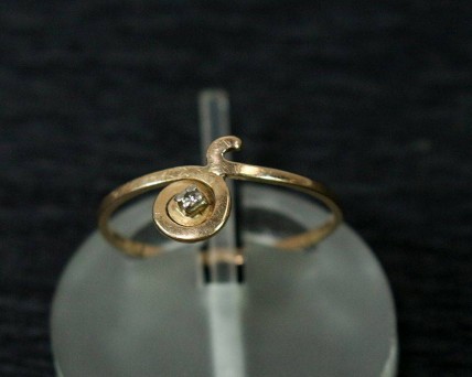 Anel em Ouro com Diamante (19.2 Quilates)