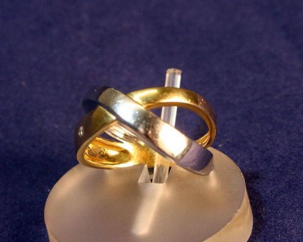 Anel em Ouro Amarelo  Branco e Diamante 