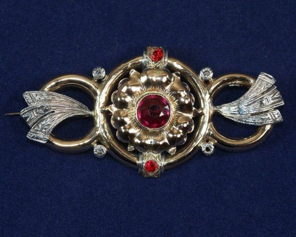 Pregueiro em Ouro Diamantes e Rubis