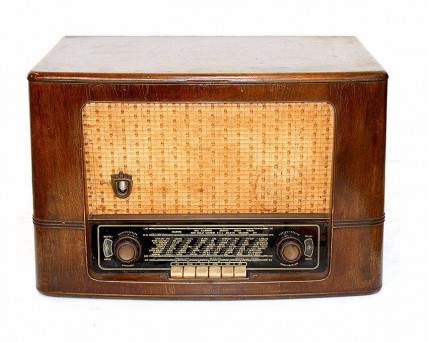Rádio Antigo 'Braun'