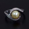 Anel em Ouro Branco Antigo Pérola e Diamantes (Mosca)