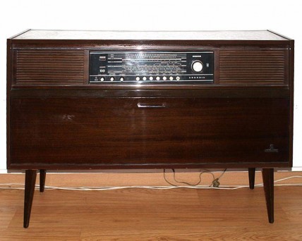 Rádio Antigo Grundig