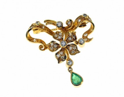 Pregueiro em Ouro (19.2 Quilates) e Diamantes 