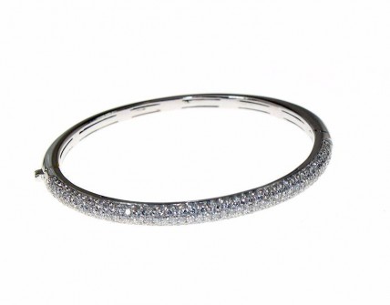 Escrava Antiga em Ouro Branco (Cigarra) e Diamantes