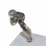 Anel Antigo em Ouro Branco (Formiga)  e Pérola de Ostra 