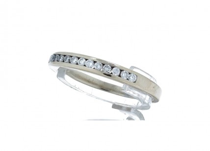 Anel em Ouro de 19,2K e DIAMANTES