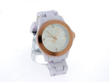 RELÓGIO QUARTZ DE MARCA ONE 
