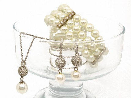 Conjunto:Fio, Pulseira e Par de Brincos