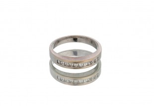  Anel em Ouro de 19,2K e DIAMANTES