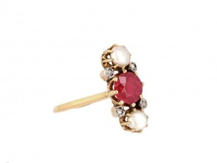 Anel Antigo em OURO de 18K Diamantes Rubis e Pérolas Naturais