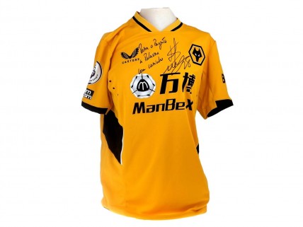 Camisola Oficial de Jogo do Wolverhampton Wanderers Football Club JOÃO MOUTINHO 28 Autografada