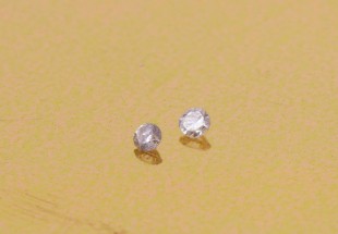2 DIAMANTES 0,025 e 0,02ct