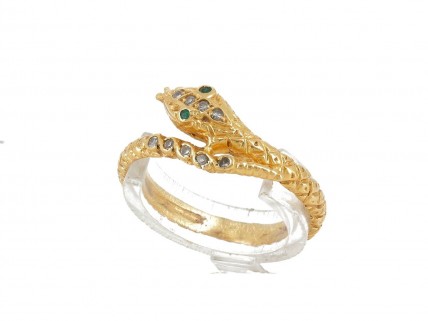 Anel em OURO de 19K - 9 DIAMANTES