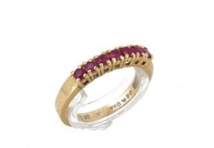 Anel em OURO de 18K - RUBIS