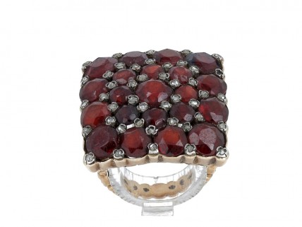 Anel ANTIGO em OURO 19,2k. DIAMANTES e GRANADAS
