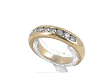 Anel em OURO 18K - 8 DIAMANTES 