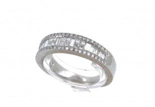 Anel em OURO Branco 18K - 64 DIAMANTES