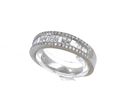Anel em OURO Branco 18K - 64 DIAMANTES