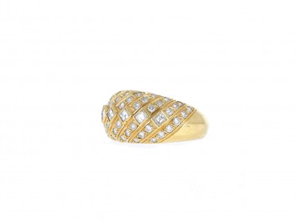 Anel em OURO de 19,2k e 54 DIAMANTES