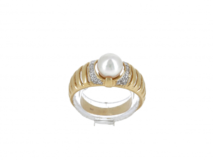  Anel em OURO 18K - 4 DIAMANTES e PÉROLA