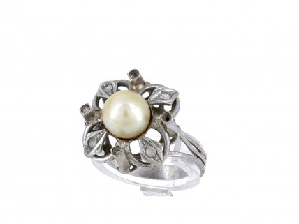 Anel em OURO Branco 19,2K - 8 QUARTZOS e PÉROLA NATURAL