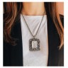 Colar com Medalha exclusiva de PRATA 925 e OURO 9K com pedra quartzo cristal
