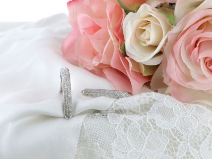 Brincos em OURO Branco 19,2K - 64 DIAMANTES