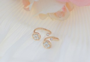 Conjunto de Aneis LOIUS VUITTON em OURO 18K - 2 DIAMANTES