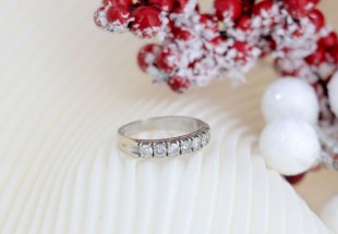 Anel em OURO 18K - 7 DIAMANTES