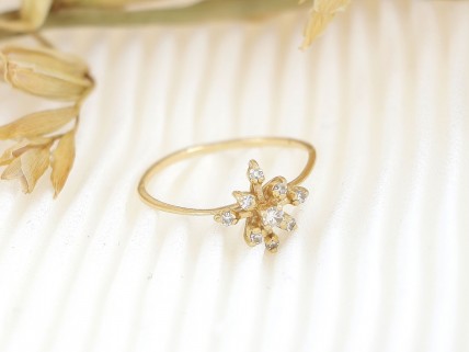 Anel em OURO 19,2K - 9 DIAMANTES