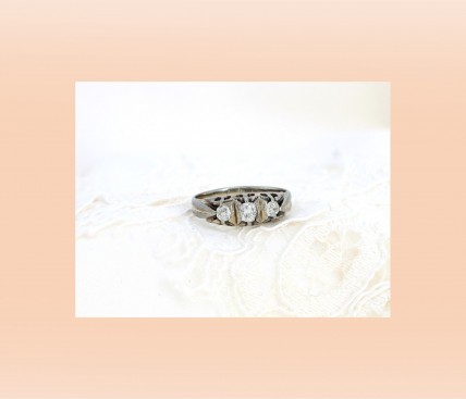 Anel ANTIGO com 3 DIAMANTE em OURO 18kl