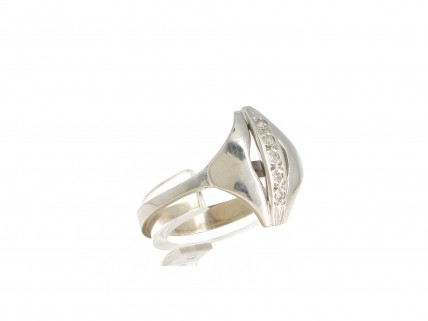 Anel com 5 DIAMANTES em OURO 14 kl
