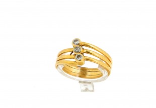Anel com 3 DIAMANTES em OURO 19,2 kl