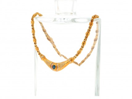Colar com 1 SAFIRA e 70 DIAMANTES em OURO 19,2 kl