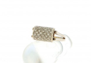 Anel com 50 DIAMANTES em OURO 19,2 kl