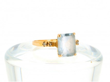 Anel Solitário com 4 DIAMANTES e 1 SPINÉLIO em OURO 19,2 kl 