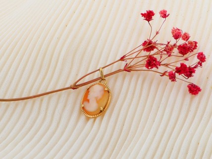 Pendente Camafeu Antigo em OURO 19,2K