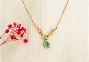 Colar em OURO 19,2K - 30 DIAMANTES e ESMERALDA 