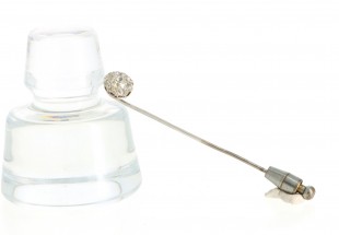 alfinete de gravata em ouro e diamantes