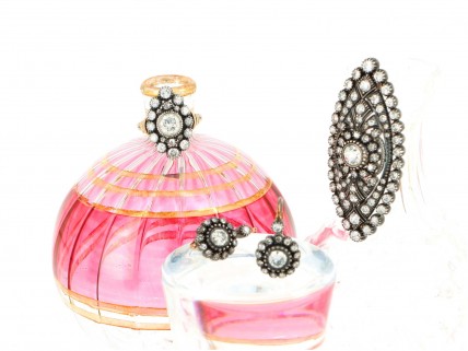 conjunto alfinete anel e brincos ouro e diamantes e prata